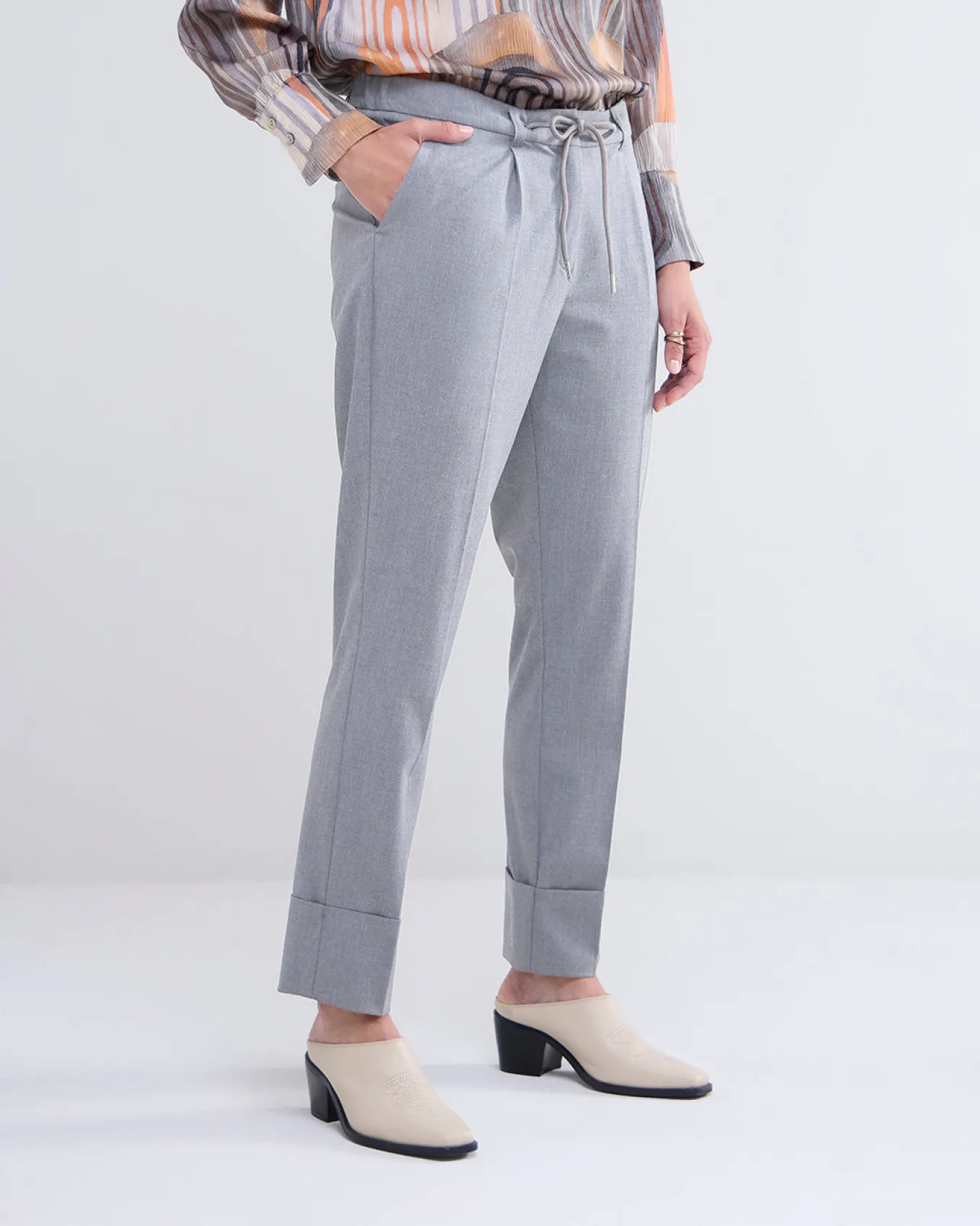 broek_met_smalle_pijpen_1-1.webp Broek Met Smalle Pijpen>Summum Best