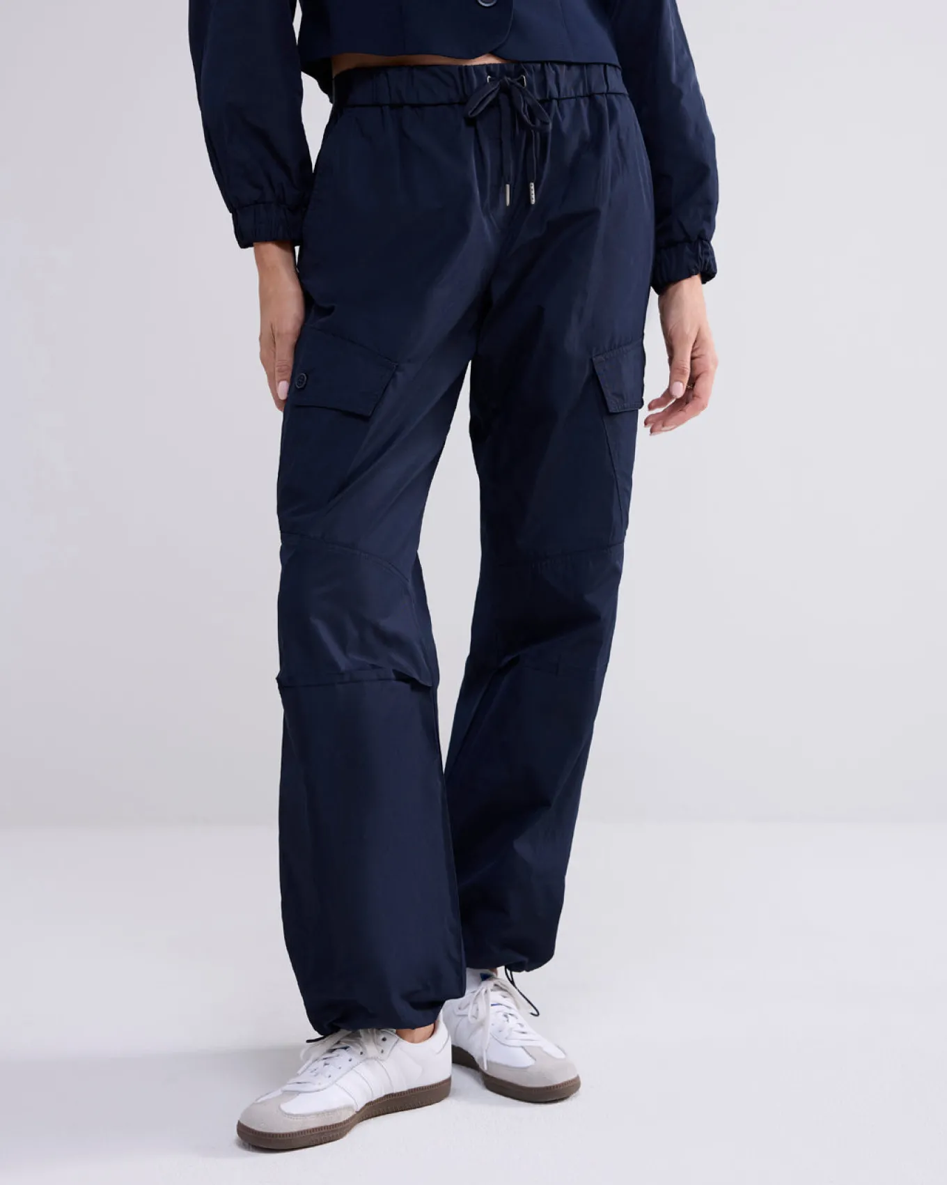 cargo_broek_met_elastiek_1-1.webp Cargo Broek Met Elastiek>Summum Sale