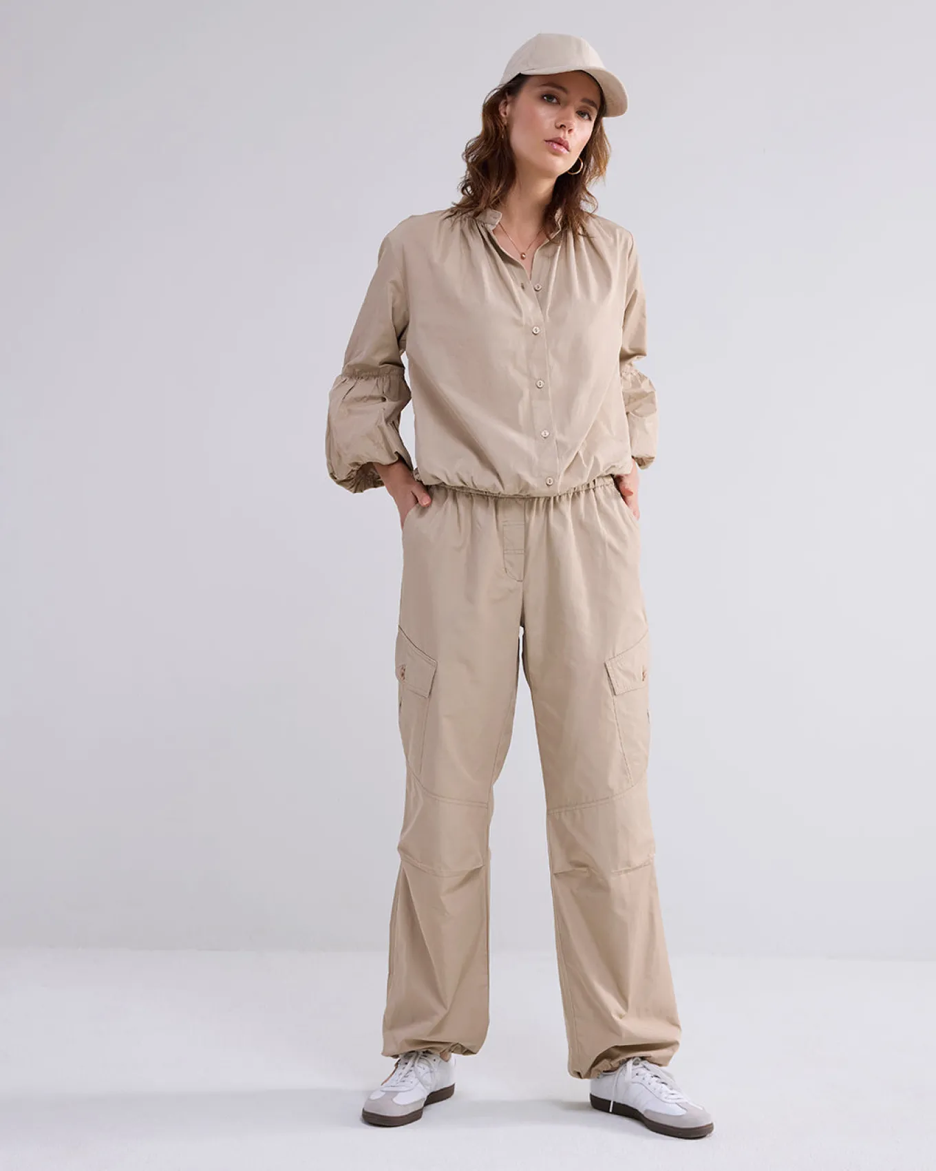 cargo_broek_met_elastiek_4-3.webp Cargo Broek Met Elastiek>Summum Online