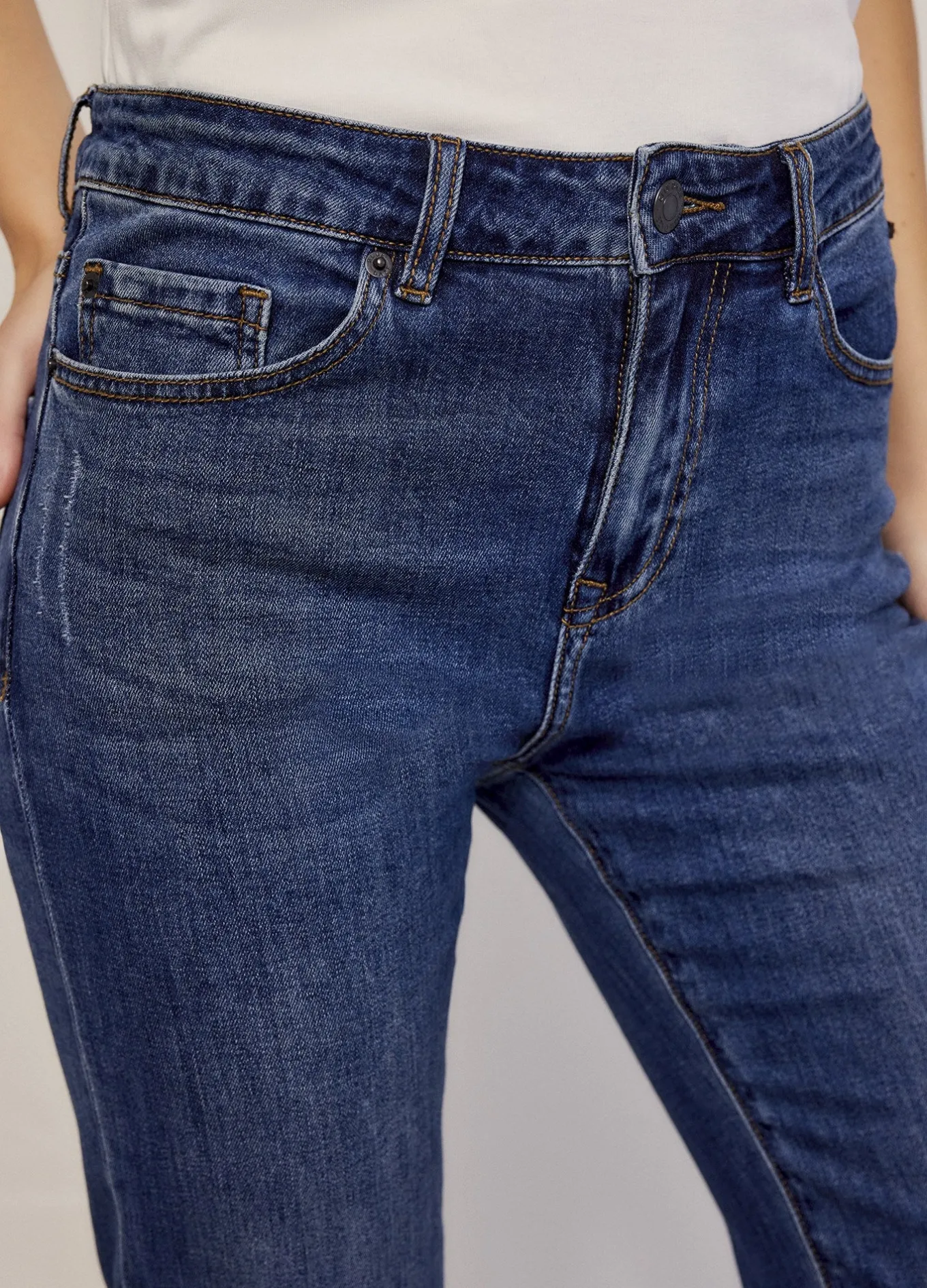 flared_blue_daze_denim_5.webp Flared Blue Daze Denim>Summum Fashion