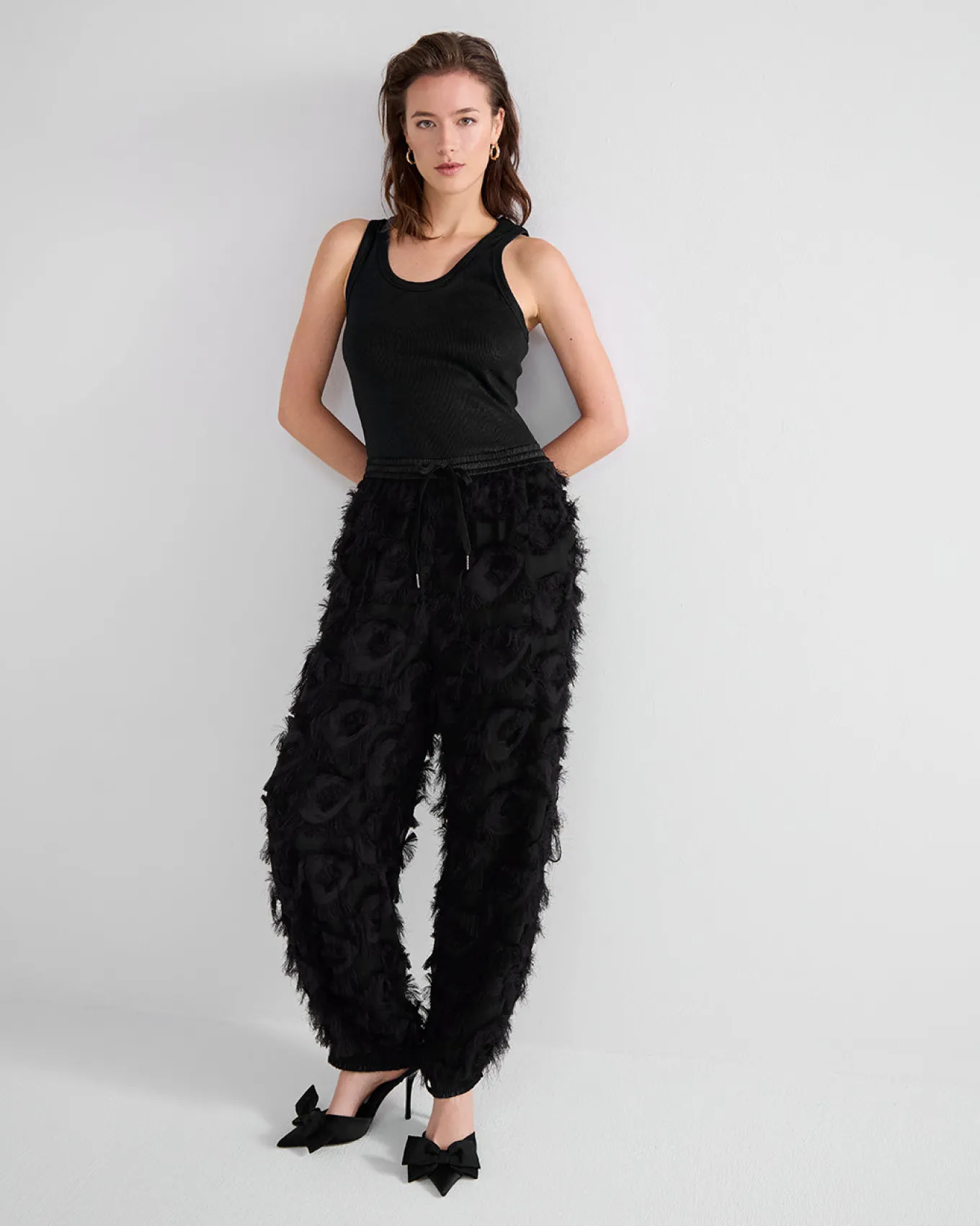fluffy_broek_met_franjes_4.webp Fluffy Broek Met Franjes>Summum Clearance