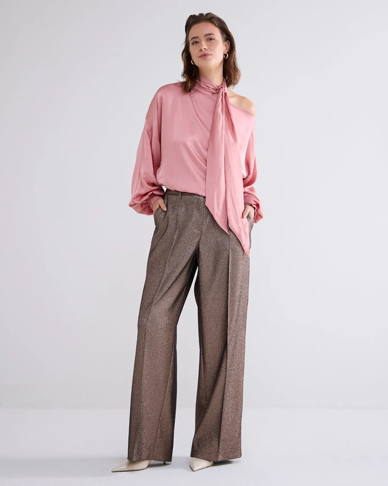 glanzende_top_met_strik_1-2.webp Glanzende Top Met Strik>Summum Cheap