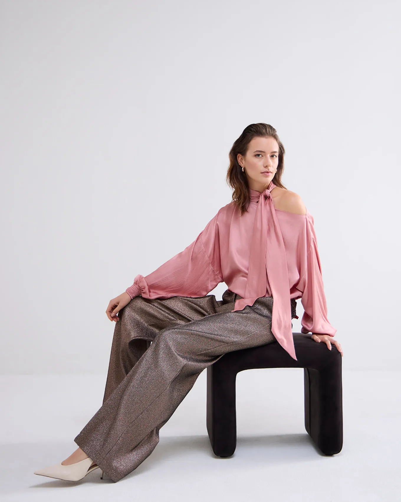 glanzende_top_met_strik_4-2.webp Glanzende Top Met Strik>Summum Cheap