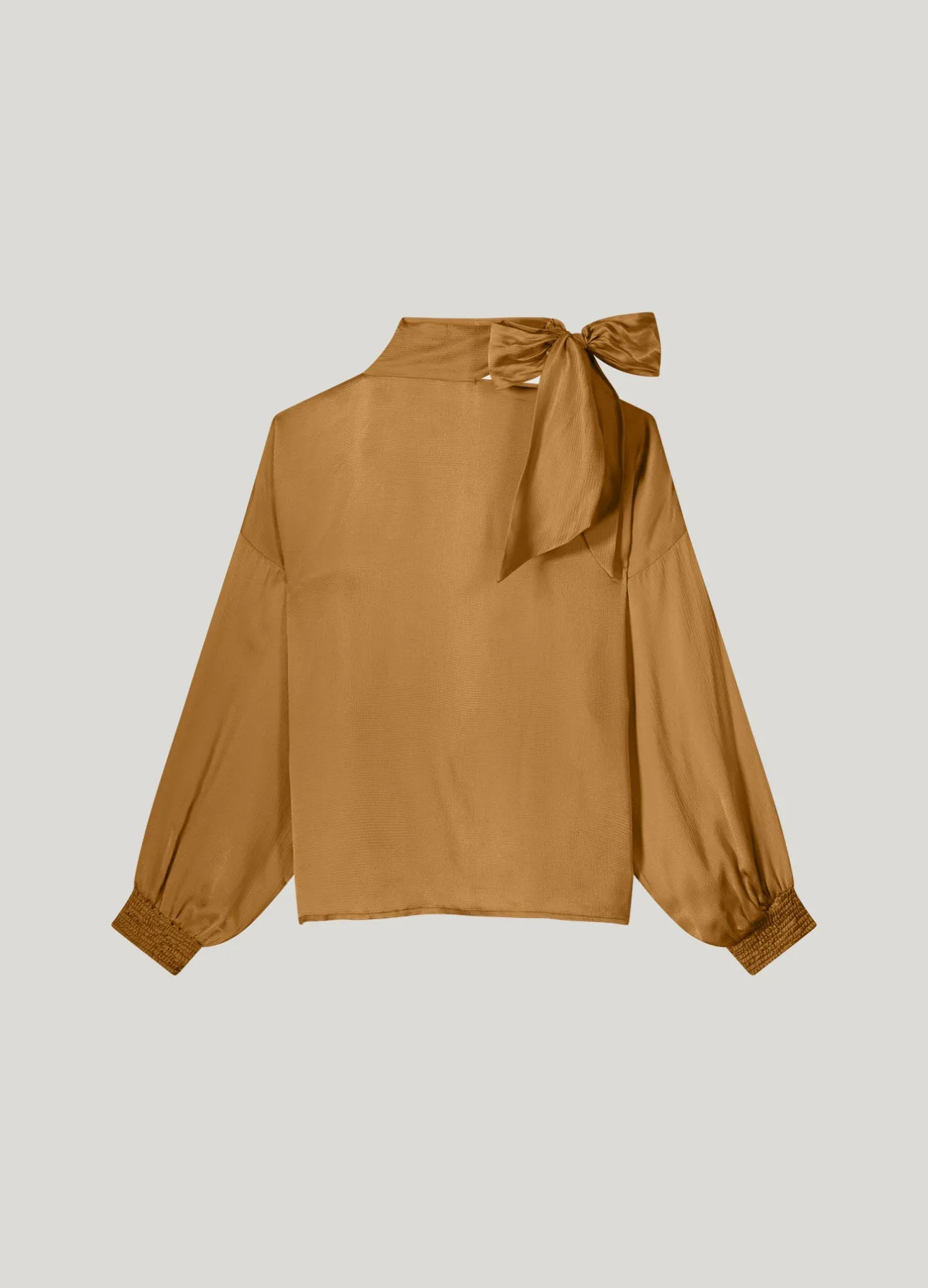 glanzende_top_met_strik_6.webp Glanzende Top Met Strik>Summum Clearance