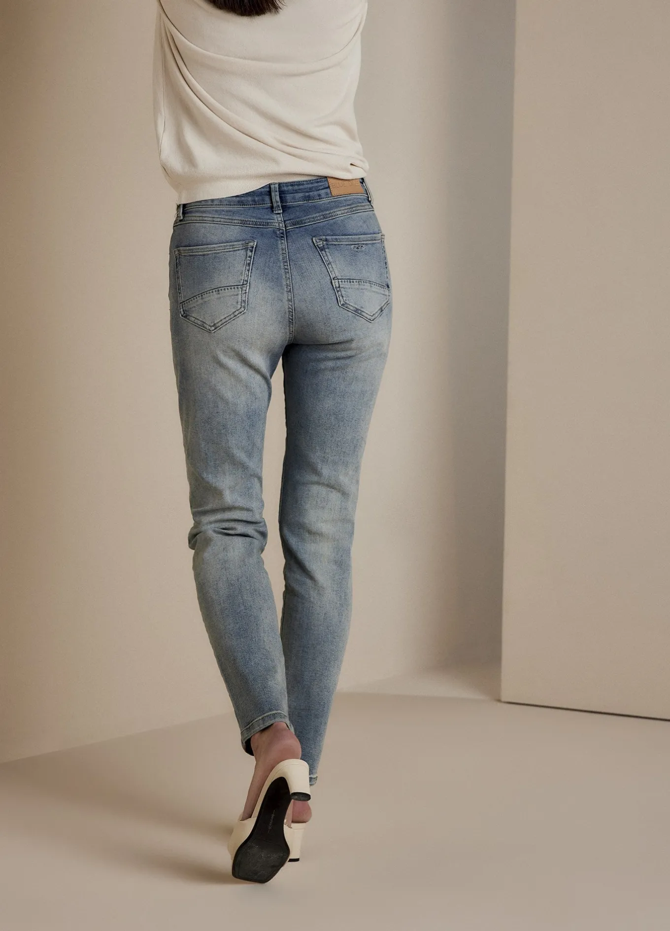 skinny_blue_daze_nova_2.webp Skinny Blue Daze Nova>Summum Flash Sale